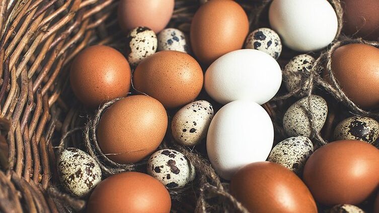 Quail and chicken eggs should be added to a male's diet to maintain strength. 